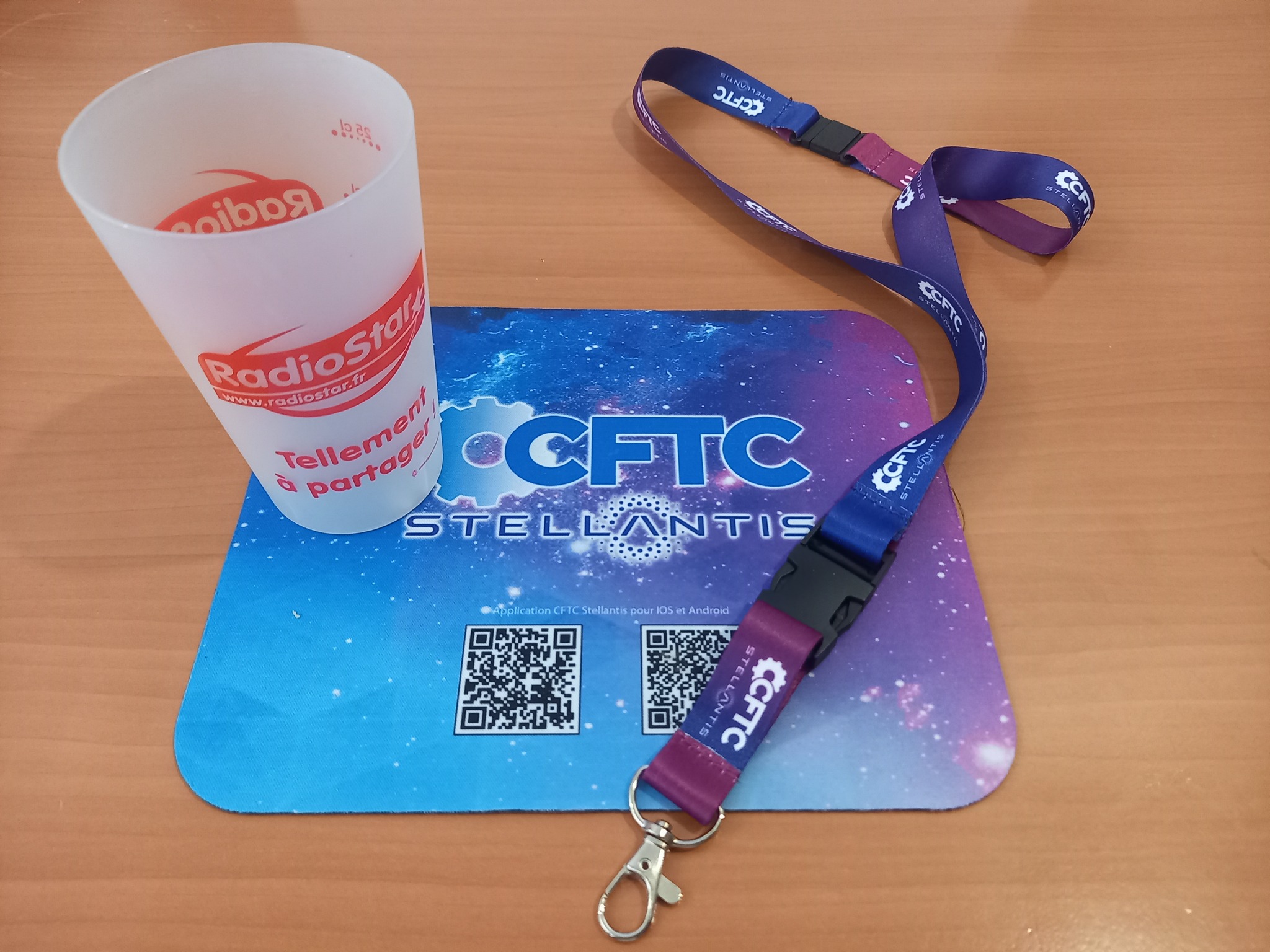 TAPIS DE SOURIS / TOUR DE COU / ÉCOCUPS